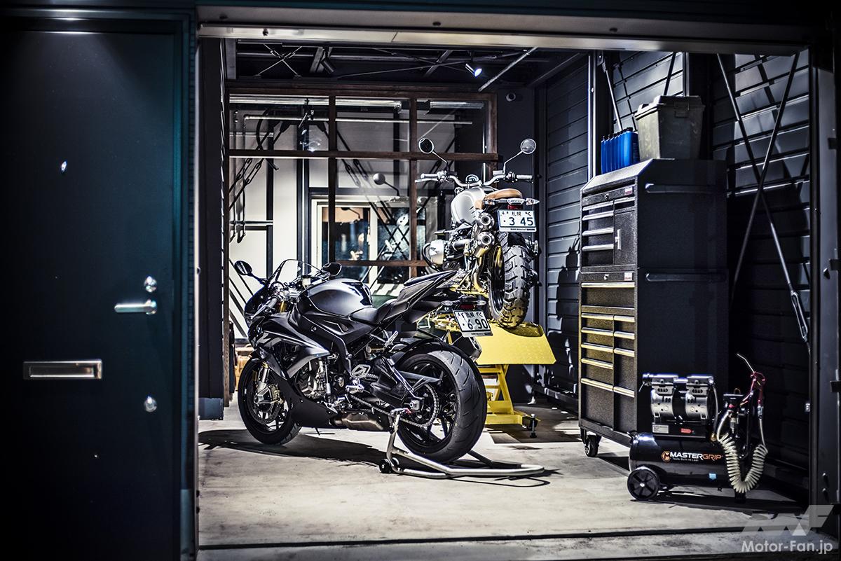 Living with your motorcycle, this rental property comes with a garage. The first floor is a whole garage and the second floor