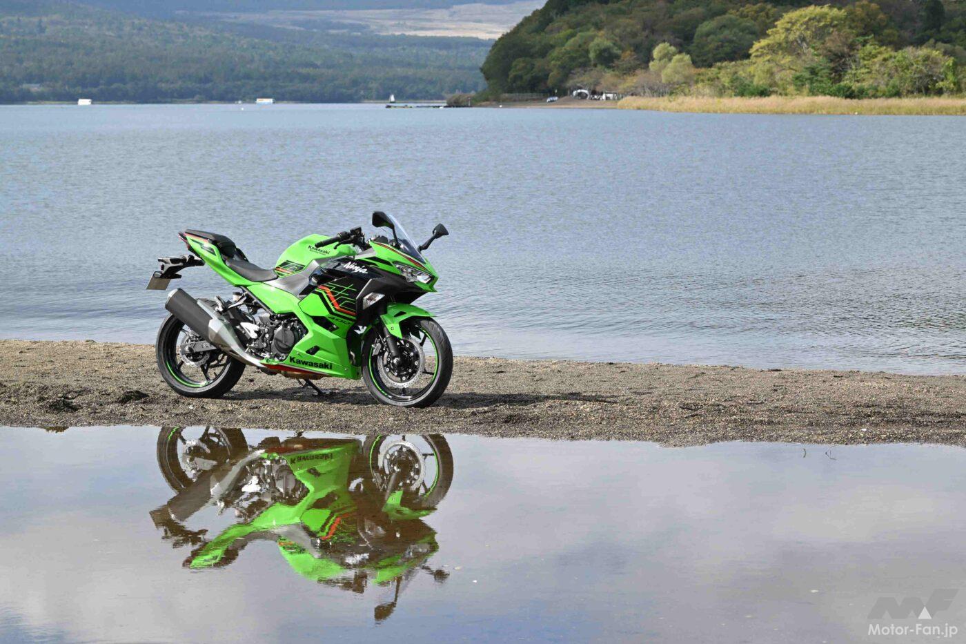 It has a wider range of riding than the ZX-4R, and you can feel the dynamic performance that is completely different from its