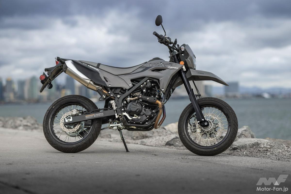 The Kawasaki KLX230M, a small-displacement motard, is life-sized and fun! It goes on sale on January 13th.