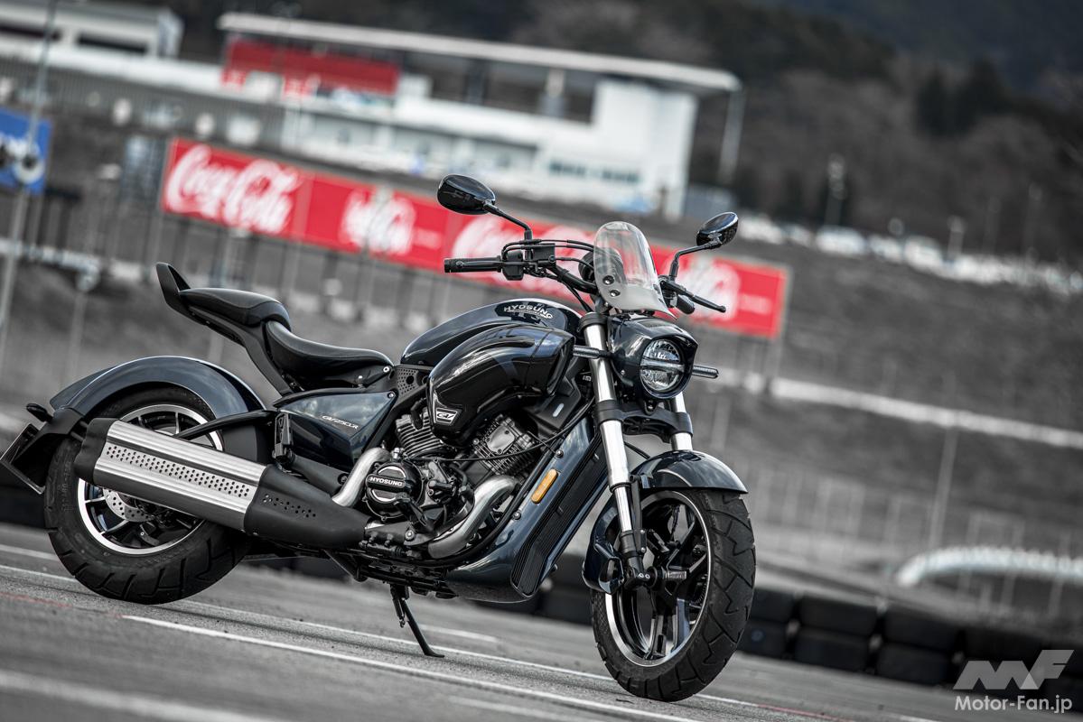 The 250cc V-twin Hyosung GV250R Avantgarde | Its unique design and high level of perfection are its charms