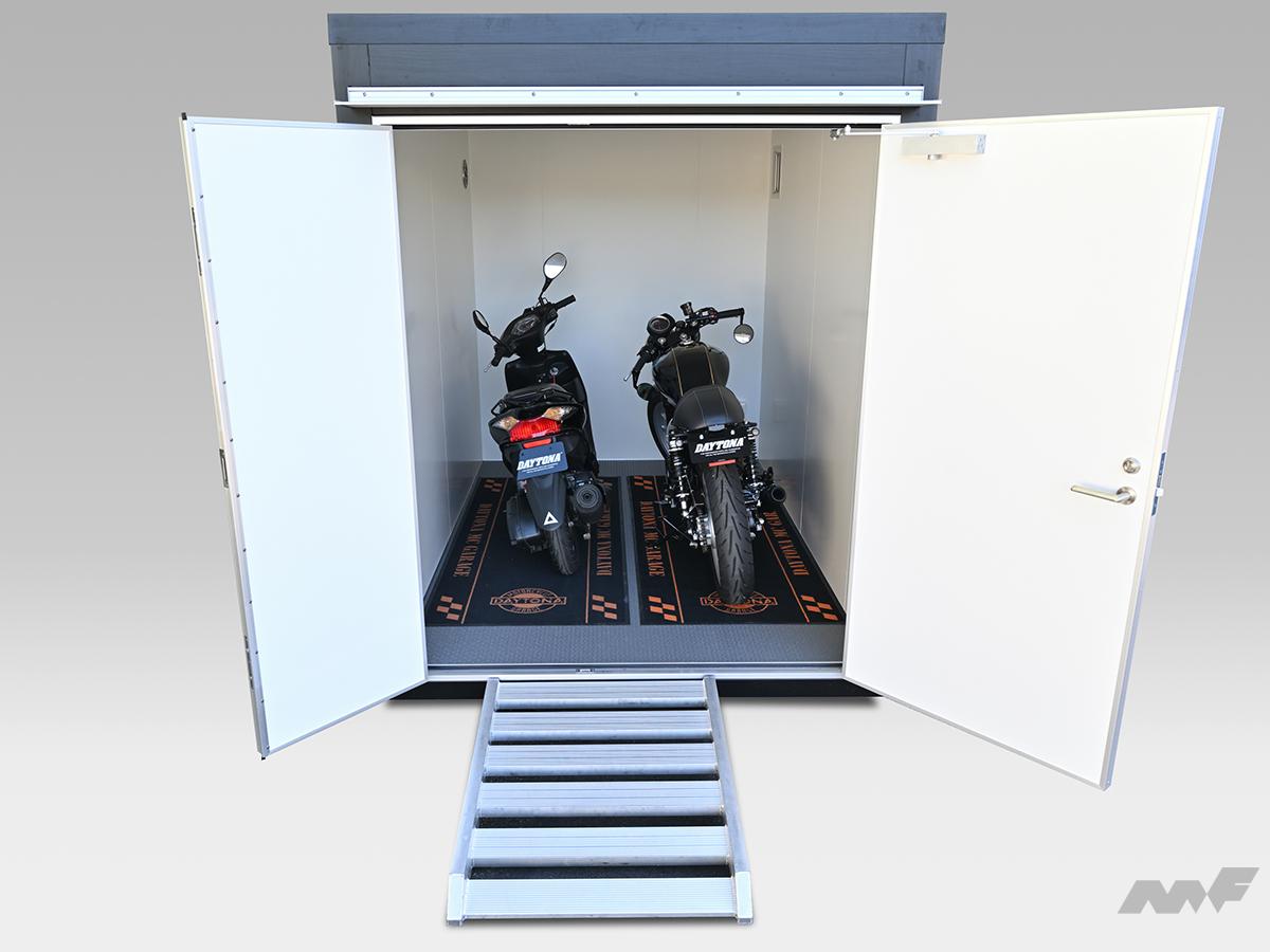 The latest motorcycle garages use insulated panels! Protect from heat, cold, and humidity for superior comfort! [Daytona]