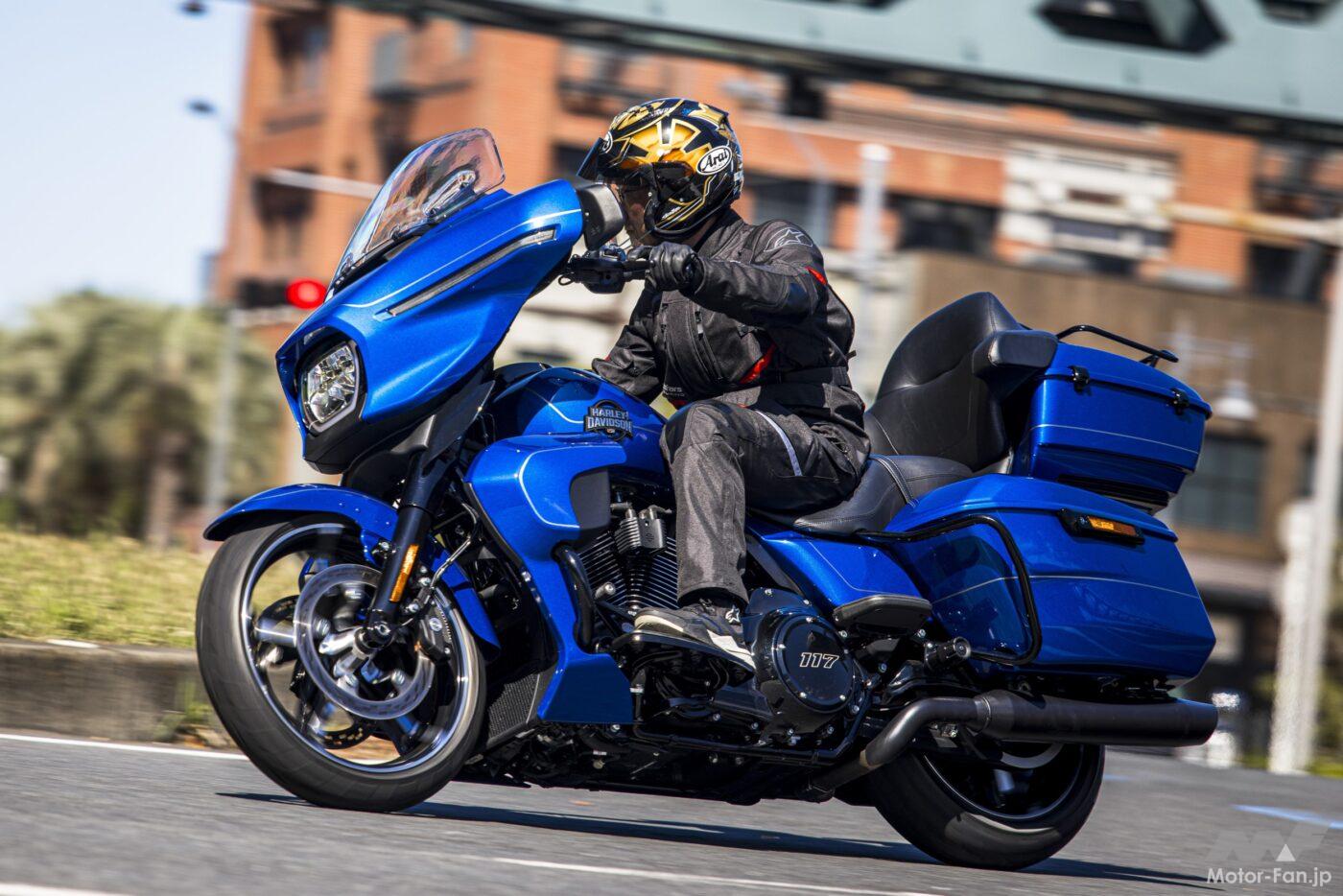 Weighing 393kg and priced at 4.4 million yen, the Ultra features the latest Batwing technology, with a 55cc increase in displ