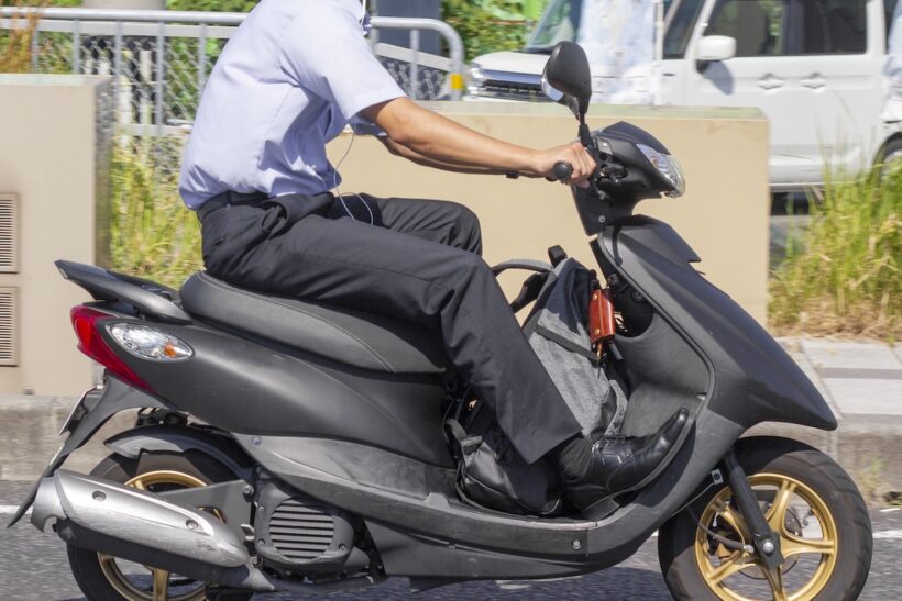 Is it illegal to ride two people on a moped? Are the conditions for riding two people different on regular roads and expressw
