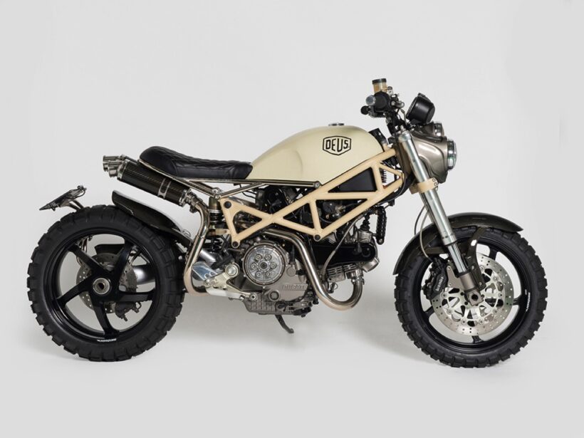 A new monster appears in Harajuku – the ARGUS-Ducati Monster S2R1000, on display for a limited time