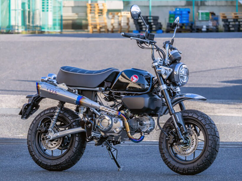 This OVER muffler exclusively for the Monkey 125 features the latest silencer! It’s the same up-type as the stock one,