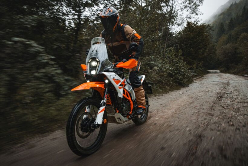 The 400cc class adventure bike is just the right size. The new KTM 390 Adventure R!