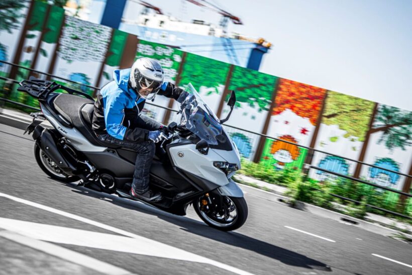 A sports bike, a scooter, and an ultra-comfortable tourer. Yamaha “TMAX560 TECH MAX” test ride report