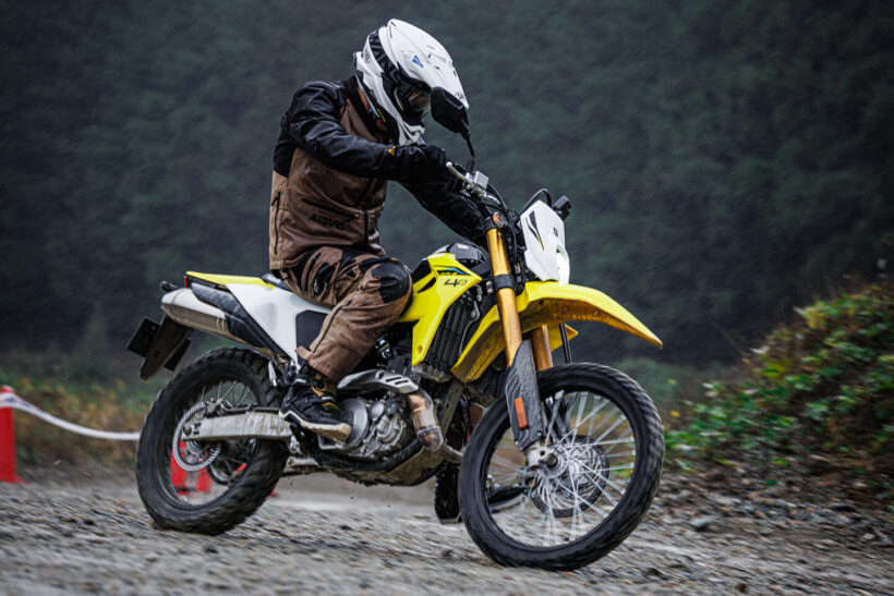 It’s like a gentle power characteristic!? No, it’s quite a serious bike!? Experience the Suzuki DR-Z4S and be ama