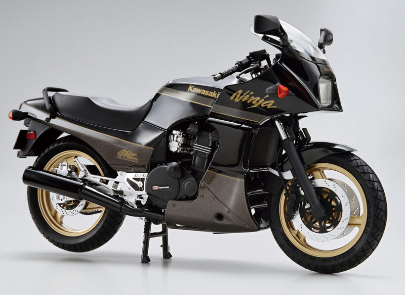 Aoshima 1/12 scale Kawasaki Ninja GPZ900R A15 2002 model plastic kit